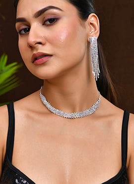 White Choker With Sparkling Stone Charm