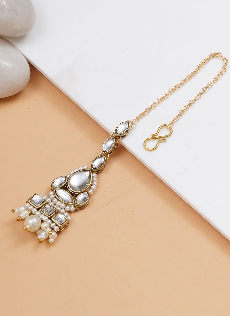 White Gold Plated Kundan And Beads Mangtikka Festive Wear