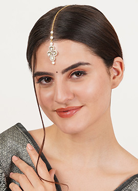 White Gold Plated Kundan And Beads Mangtikka