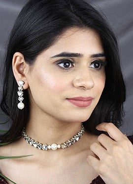 White Kundan Moti and Beads Choker