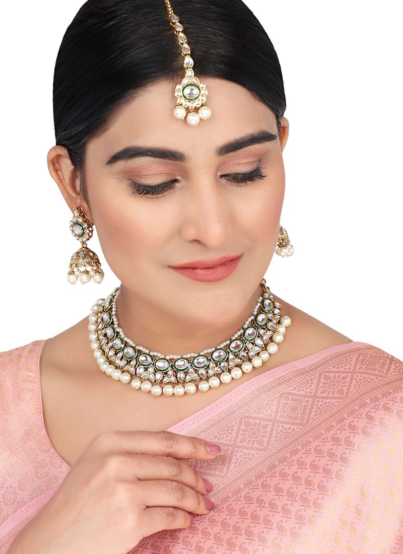 White Kundan Pearl Drop Gold Plated Hasli Choker Set With Jhumka And Maangtikka