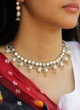 White Kundan With Beads And Mothi Work Neckalce
