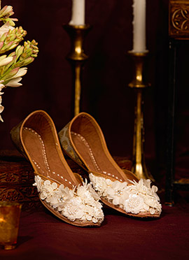 White Moti With Applique Work Juti