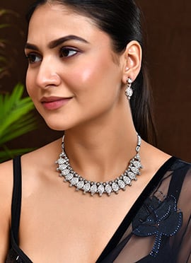 White Necklace With Refined Stone