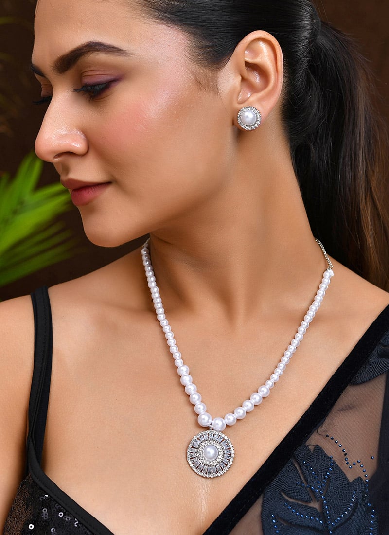 White Necklace With Stones And Moti Wedding Wear
