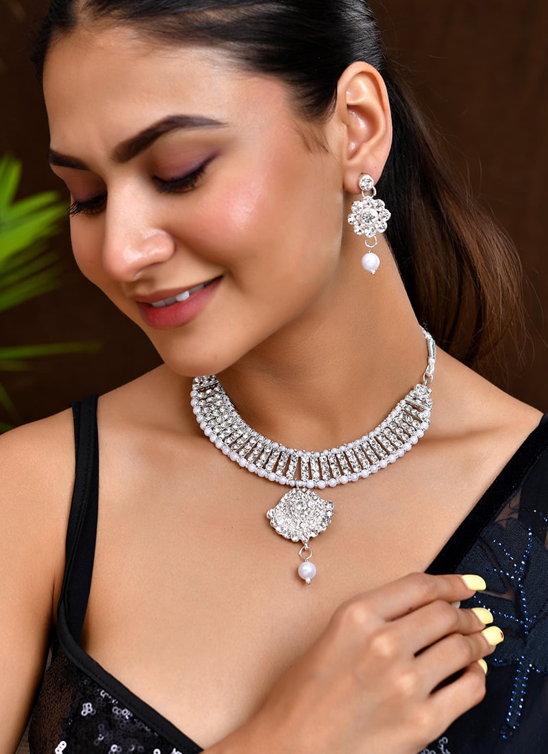 White Necklace With Stones And Moti Wedding Wear