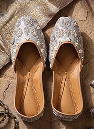 Ethnic footwear for women